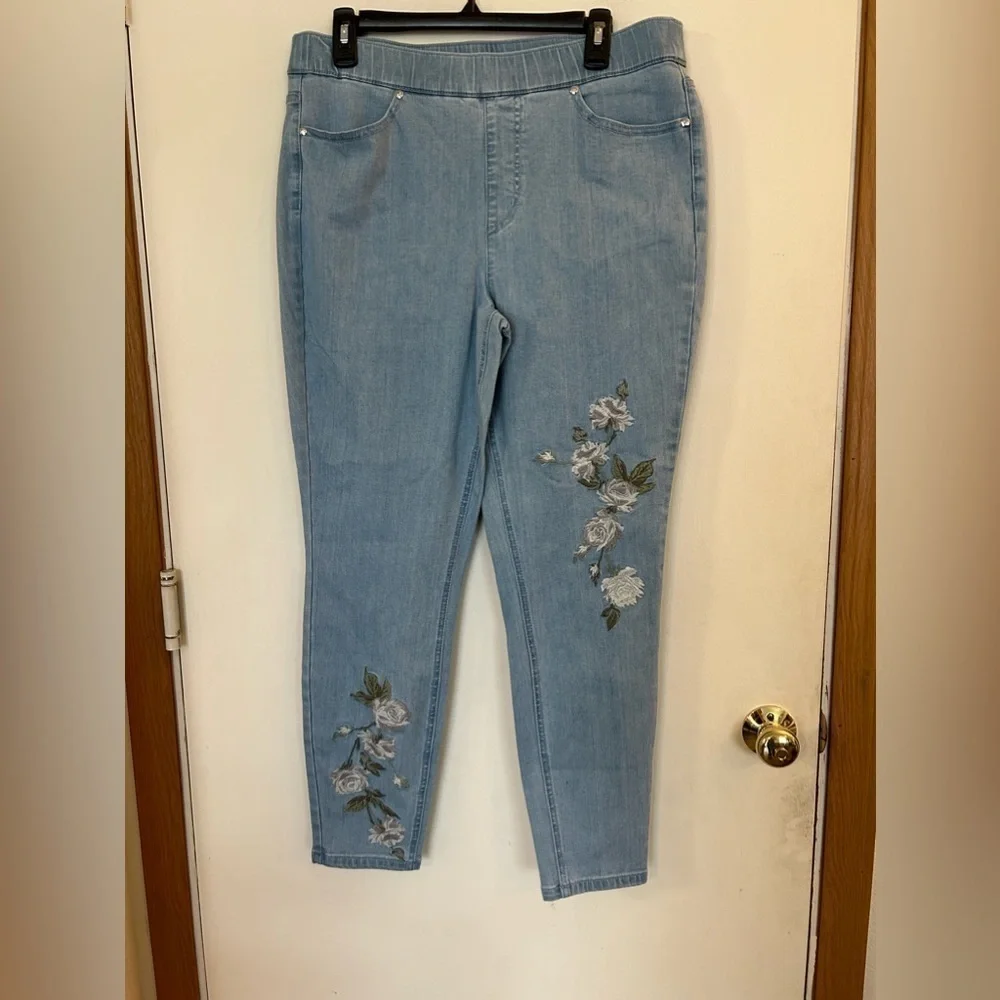 Isaac Mizrahi Live size 14 Stretch Pull-on Laurel, embroidery detail jeggings